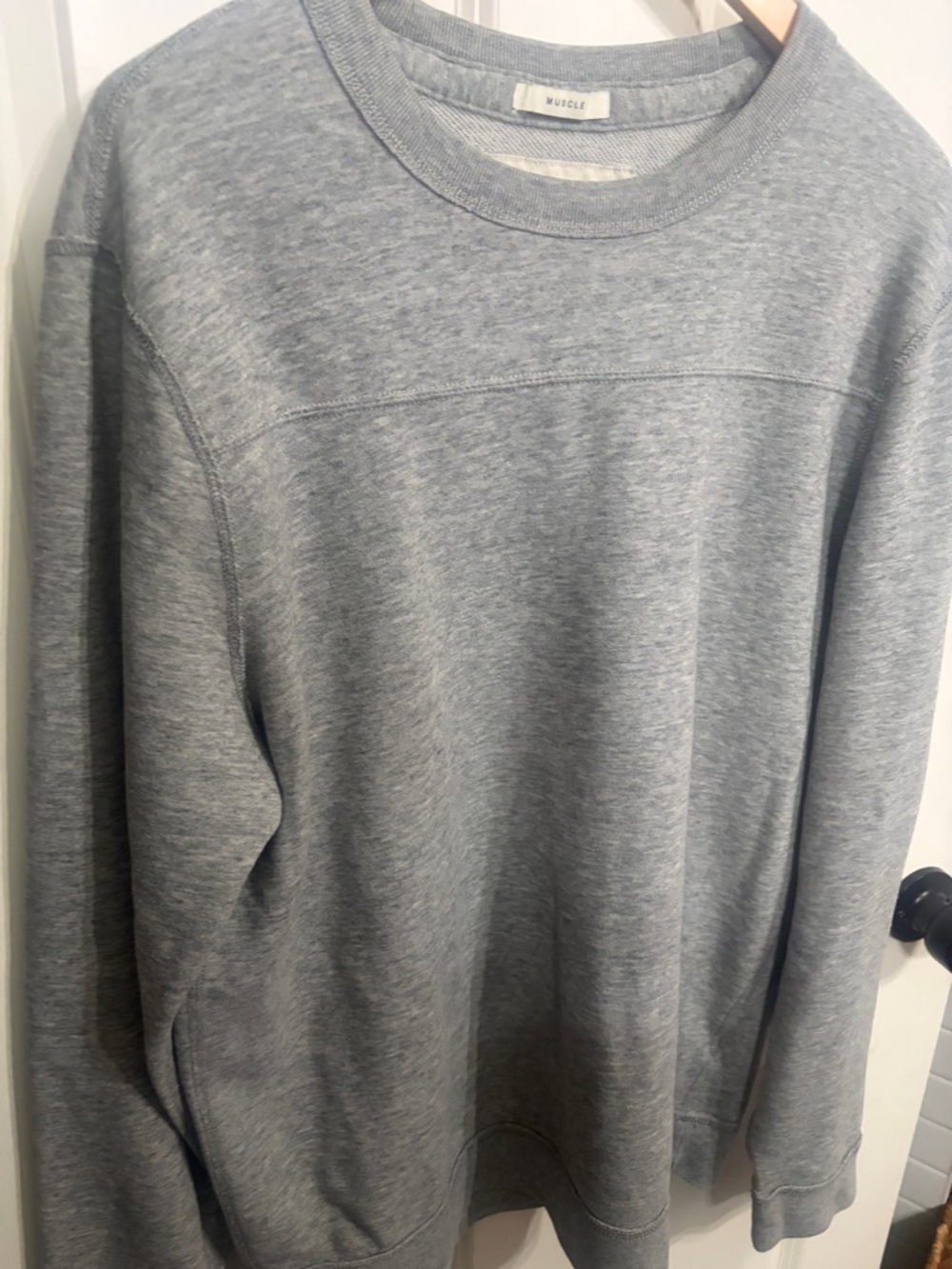 Abercrombie & Fitch Men's Heather Gray Crewneck Sweatshirt XL muscle fit.Classic - Picture 2 of 7